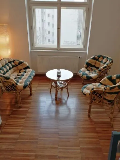 2 Bedrooms Close Vysehrad - Congress Centrum Prague Apartment